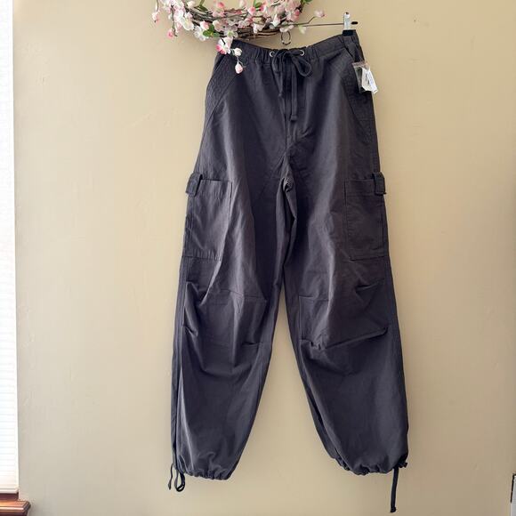 RSQ Womens Low Rise Parachute Cargo Pants Gray Size M - Picture 3 of 12